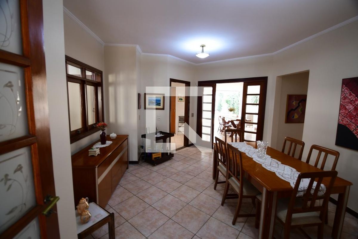Casa à Venda - Jardim Chapadão, 4 Quartos,  381 m2 em , Campinas - sp | SoloBR