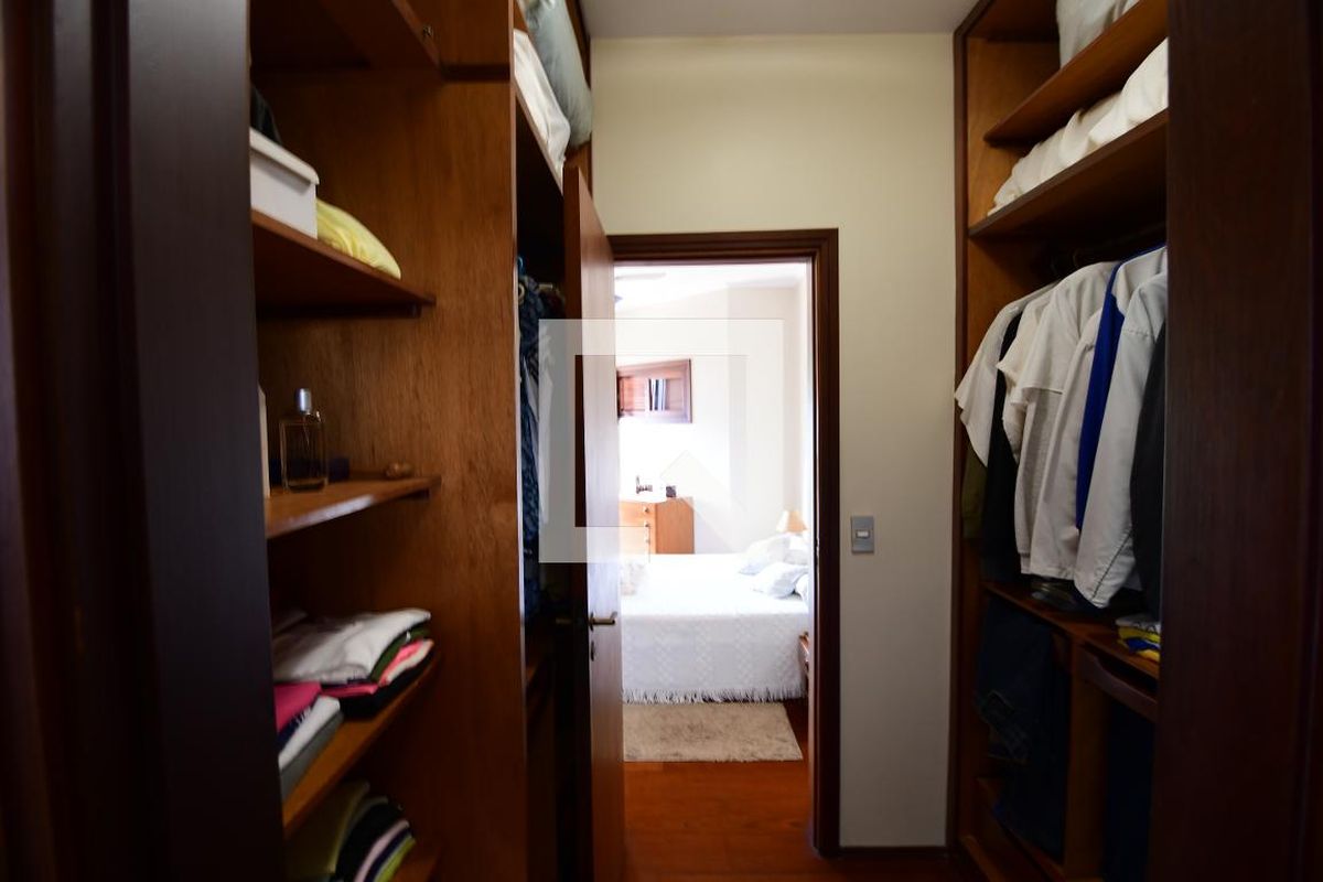 Casa à Venda - Jardim Chapadão, 4 Quartos,  381 m2 em , Campinas - sp | SoloBR