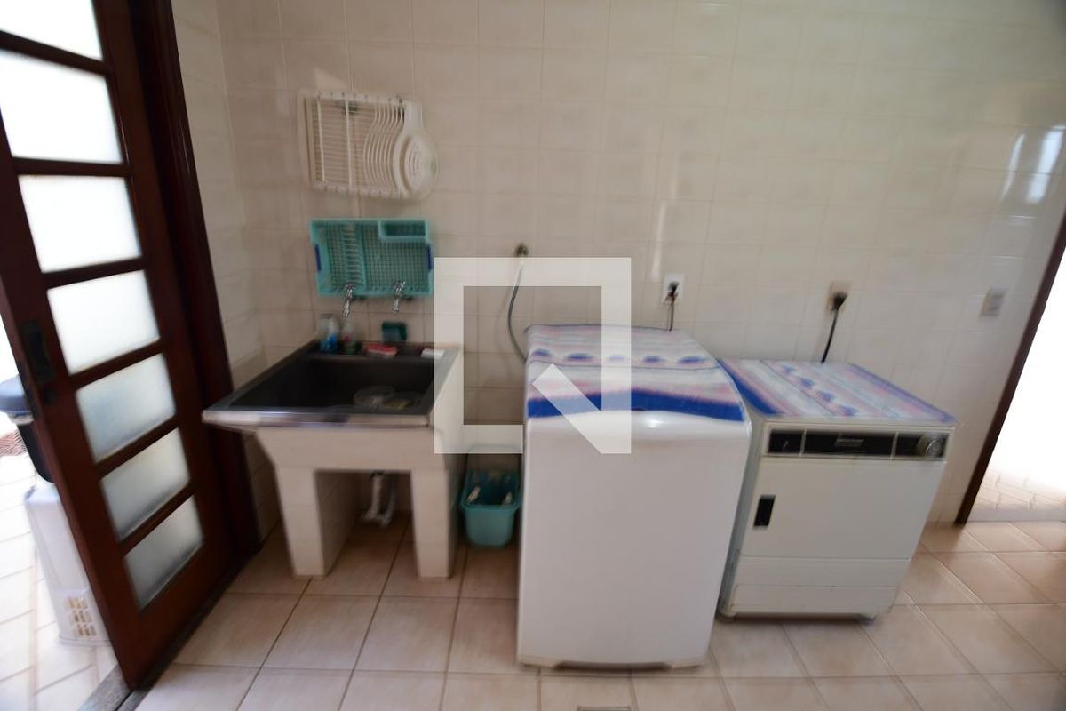 Casa à Venda - Jardim Chapadão, 4 Quartos,  381 m2 em , Campinas - sp | SoloBR