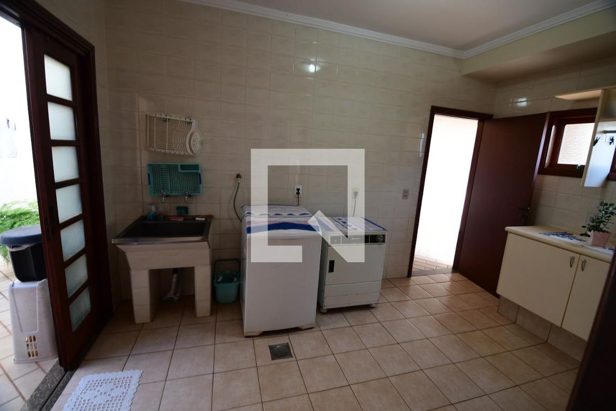 Casa à Venda - Jardim Chapadão, 4 Quartos,  381 m2 em , Campinas - sp | SoloBR