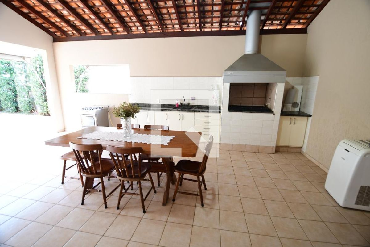 Casa à Venda - Jardim Chapadão, 4 Quartos,  381 m2 em , Campinas - sp | SoloBR