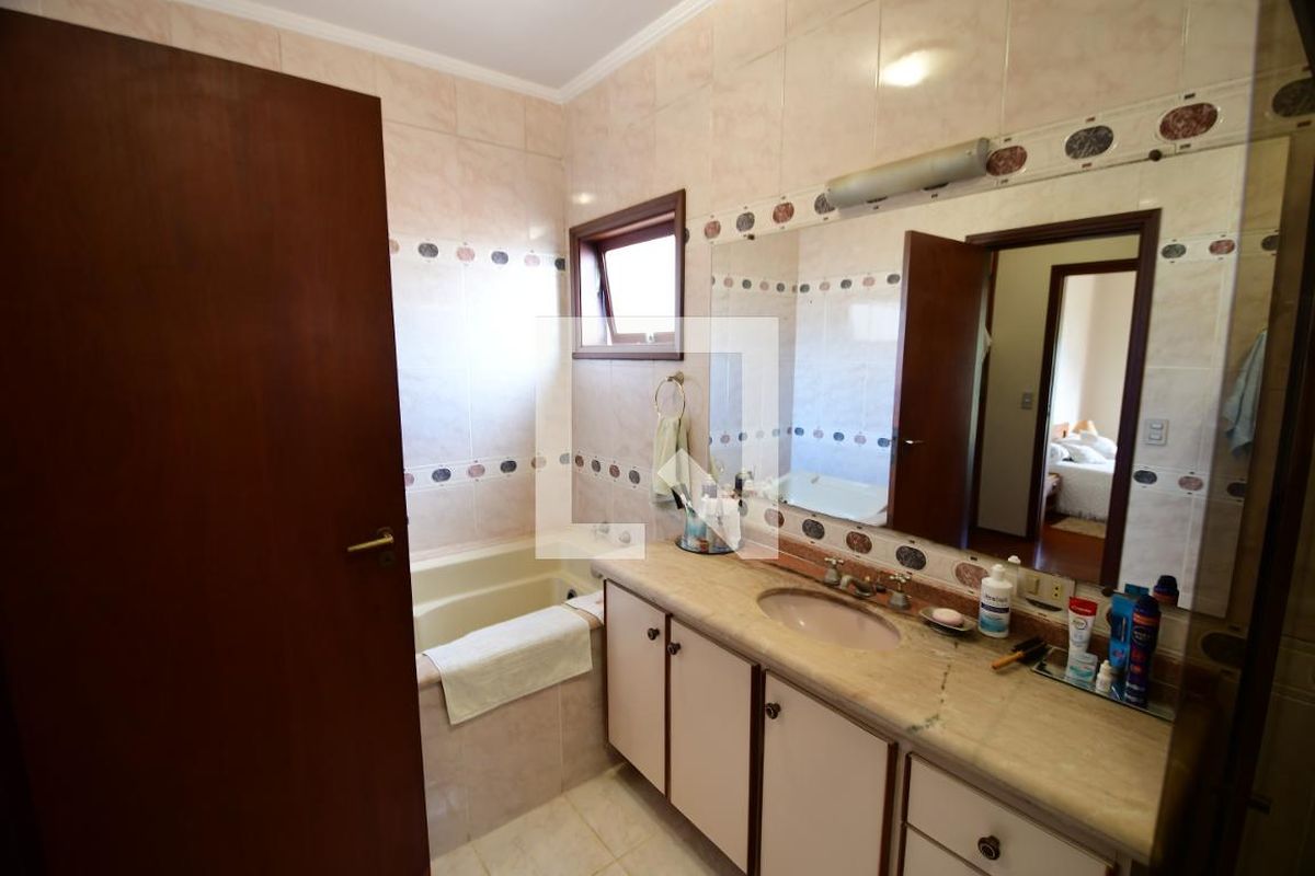 Casa à Venda - Jardim Chapadão, 4 Quartos,  381 m2 em , Campinas - sp | SoloBR