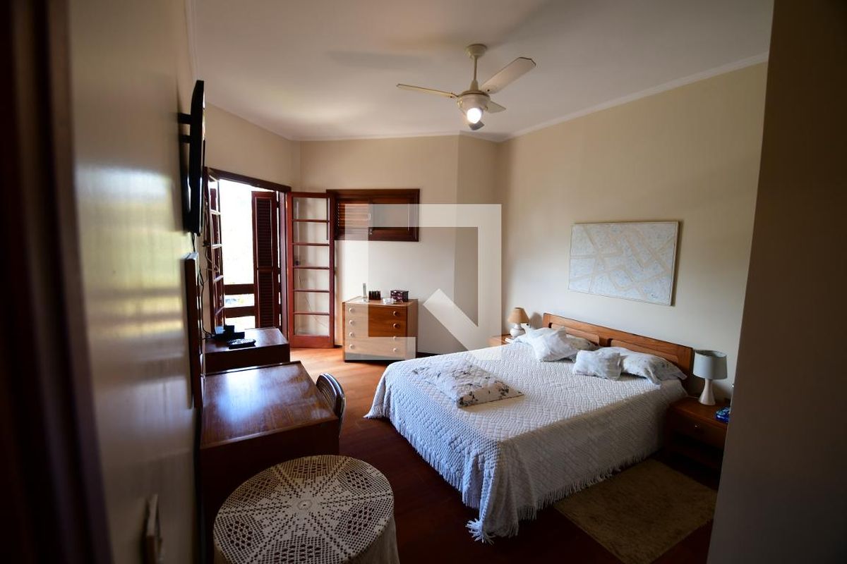 Casa à Venda - Jardim Chapadão, 4 Quartos,  381 m2 em , Campinas - sp | SoloBR