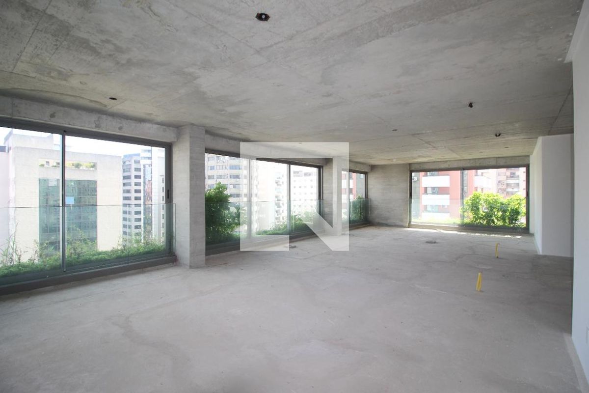 Apartamento, 3 quartos, 262 m² - Foto 1
