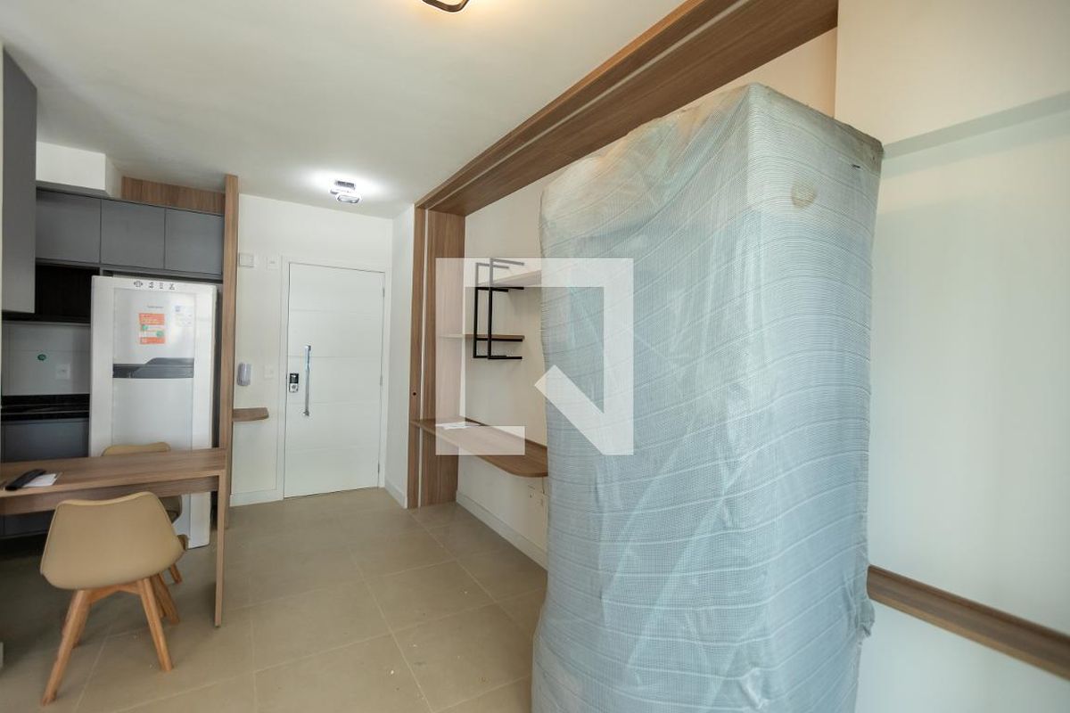 Apartamento à Venda - Bosque, 1 Quarto,  57 m2 em , Campinas - sp | SoloBR