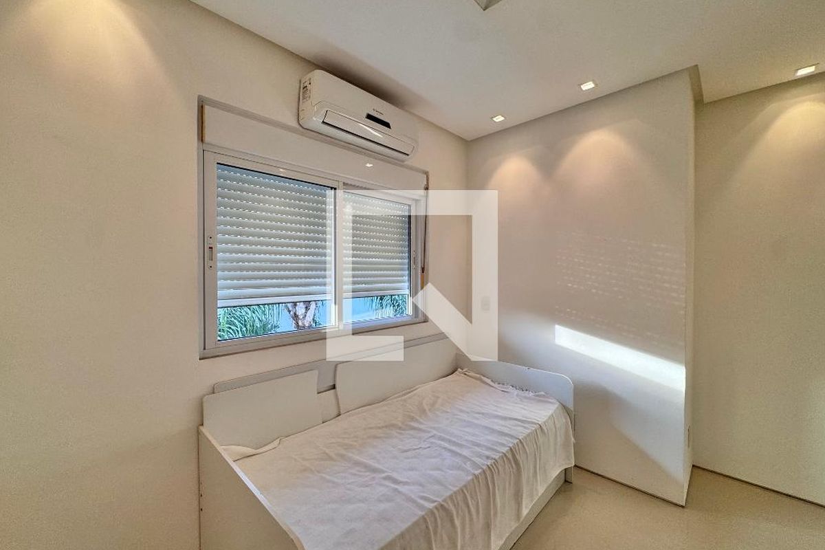 Casa, 4 quartos, 290 m² - Foto 35