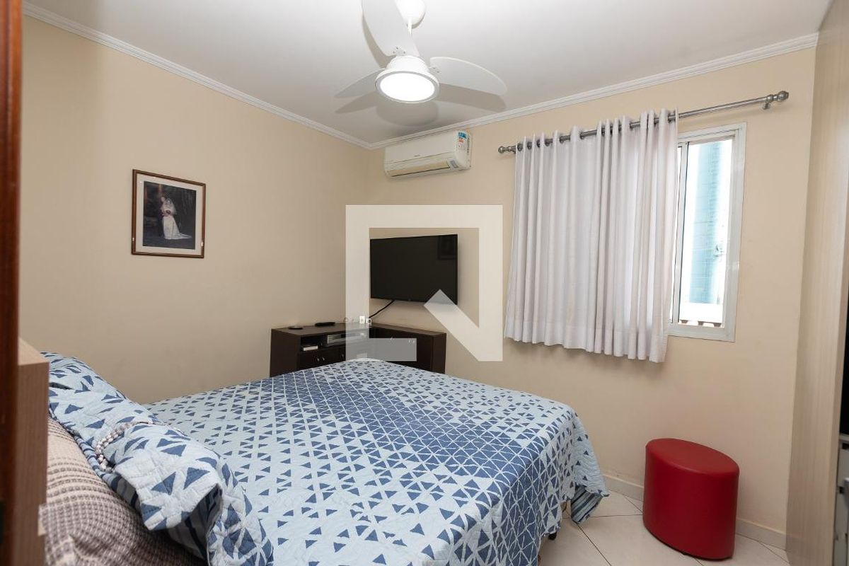 Casa à Venda - Mansões Santo Antônio, 3 Quartos,  131 m2 em , Campinas - sp | SoloBR