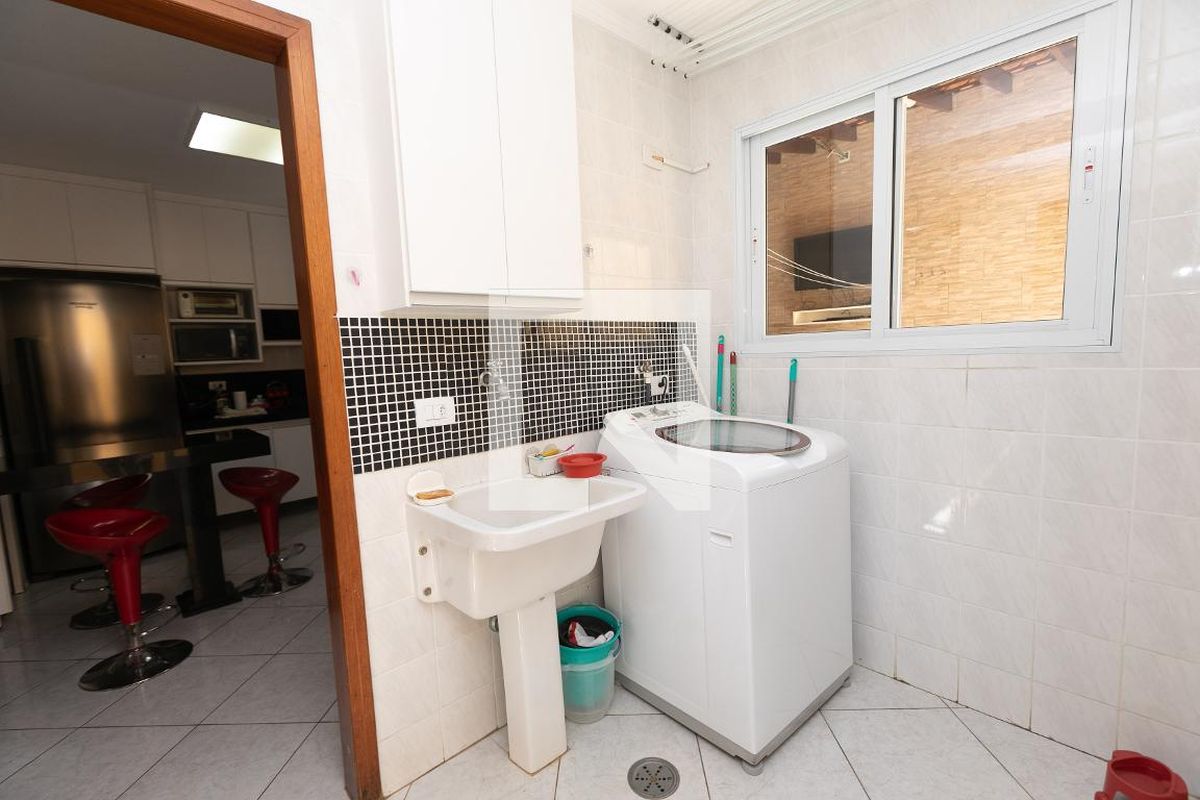 Casa à Venda - Mansões Santo Antônio, 3 Quartos,  131 m2 em , Campinas - sp | SoloBR