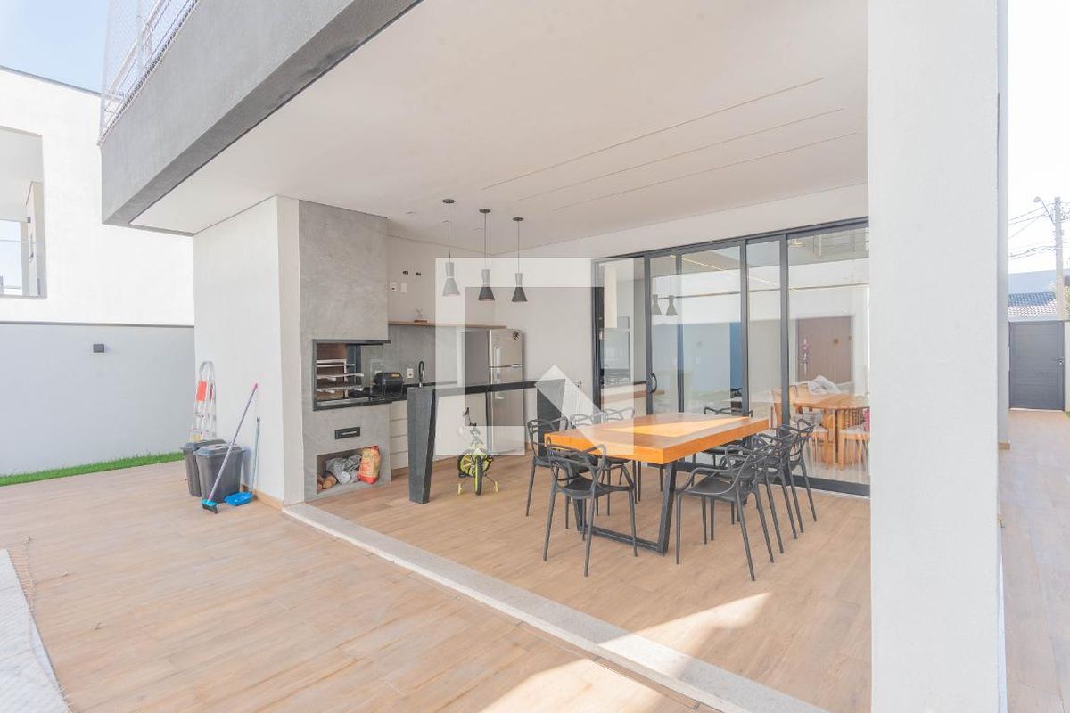 Casa à Venda - Swiss Park, 3 Quartos,  235 m2 em , Campinas - sp | SoloBR