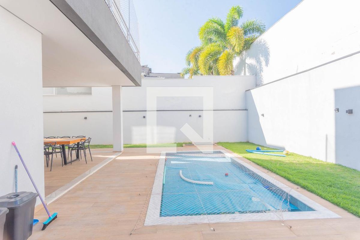 Casa à Venda - Swiss Park, 3 Quartos,  235 m2 em , Campinas - sp | SoloBR
