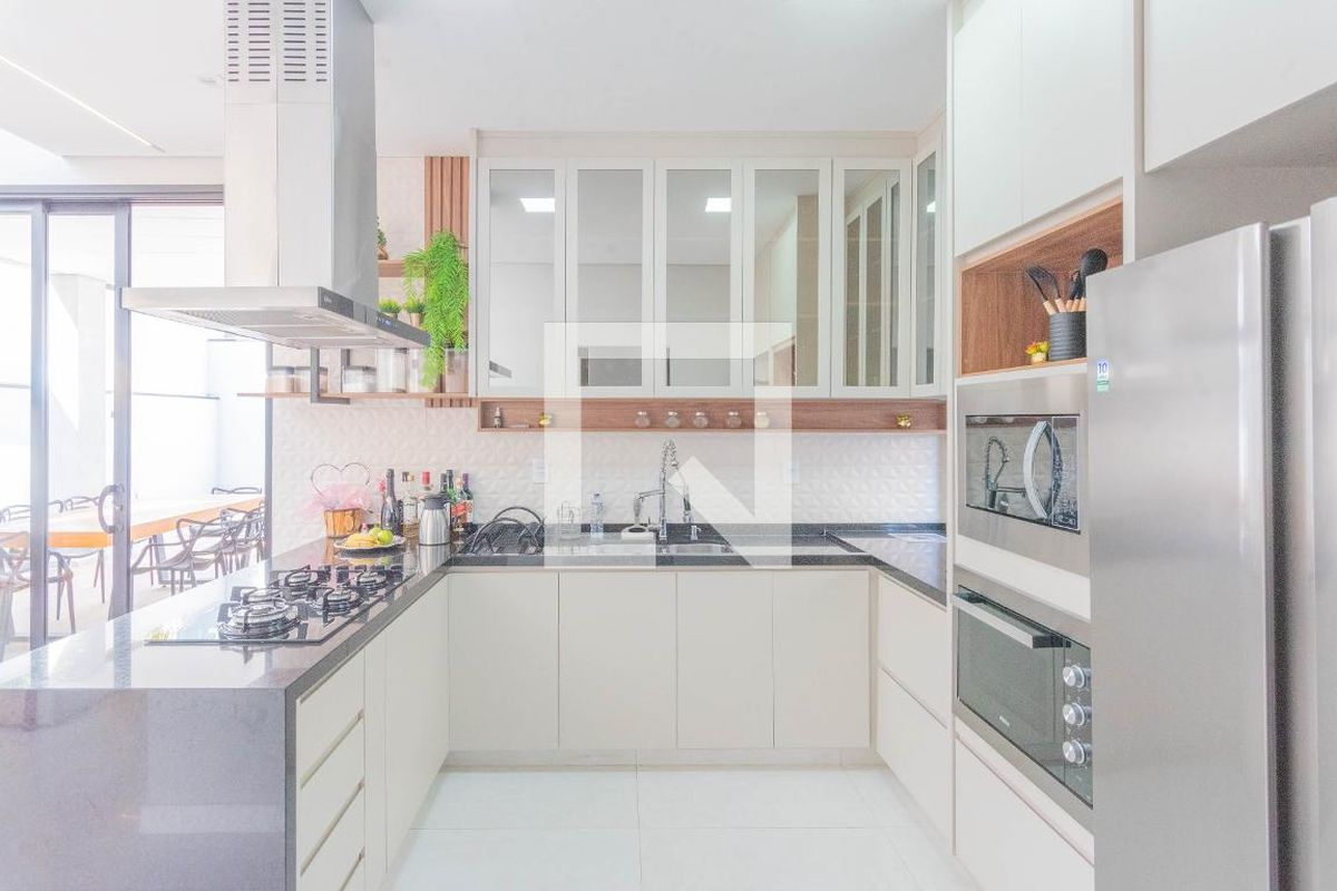 Casa à Venda - Swiss Park, 3 Quartos,  235 m2 em , Campinas - sp | SoloBR