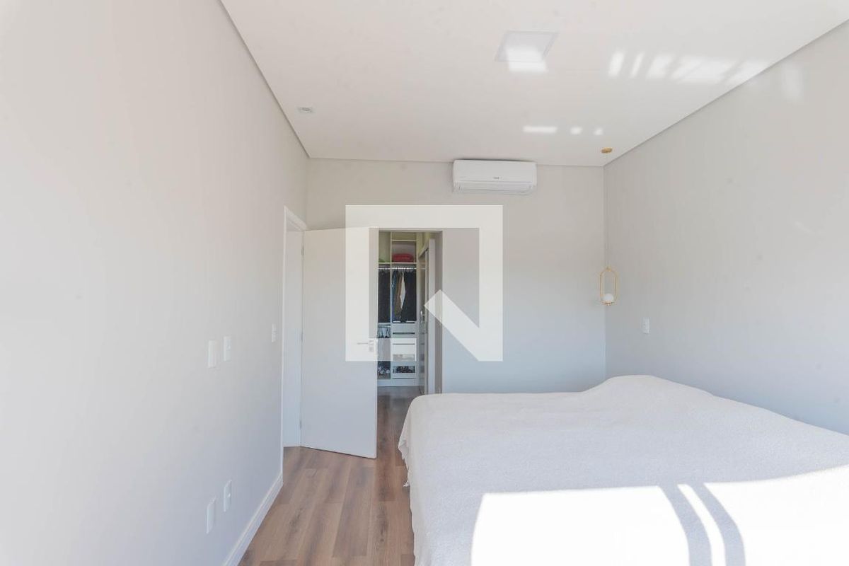 Casa à Venda - Swiss Park, 3 Quartos,  235 m2 em , Campinas - sp | SoloBR