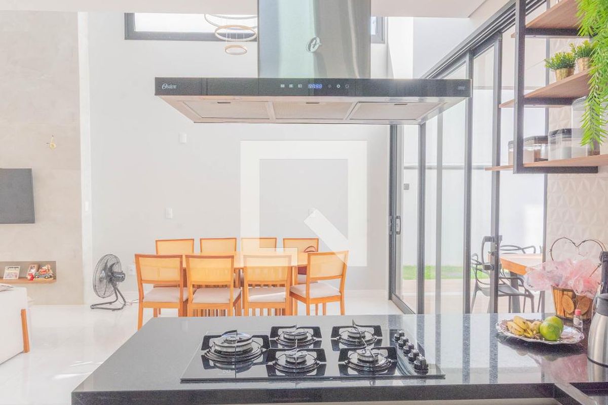 Casa à Venda - Swiss Park, 3 Quartos,  235 m2 em , Campinas - sp | SoloBR