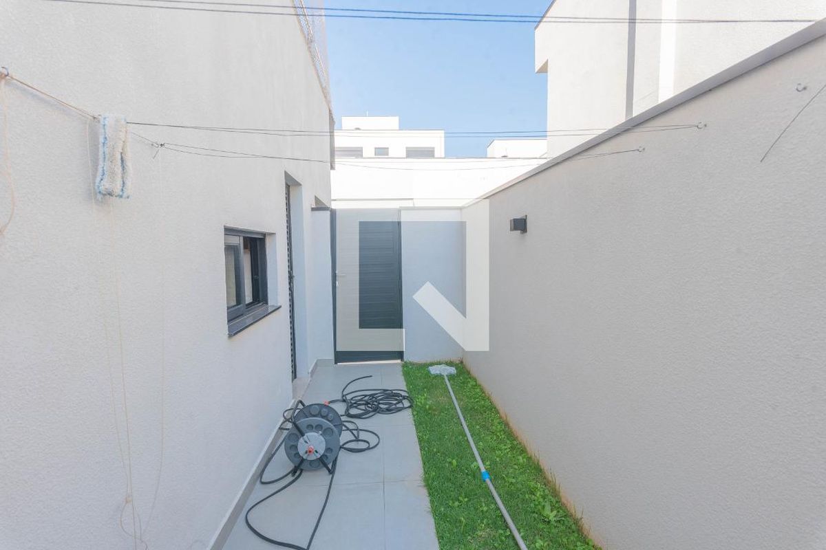 Casa à Venda - Swiss Park, 3 Quartos,  235 m2 em , Campinas - sp | SoloBR