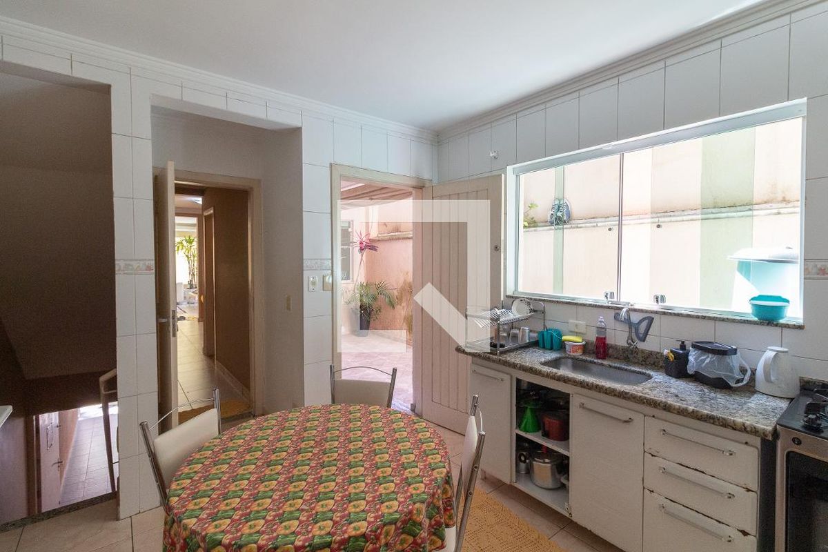 Casa, 3 quartos, 246 m² - Foto 24