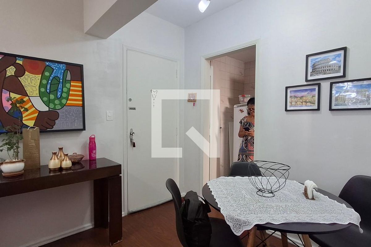 Apartamento à Venda - Cambuí, 1 Quarto,  50 m2 em , Campinas - sp | SoloBR