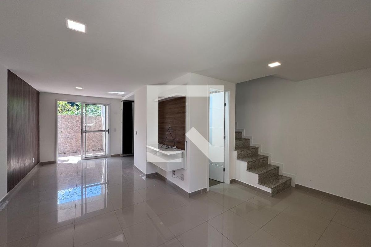 Casa, 4 quartos, 163 m² - Foto 1
