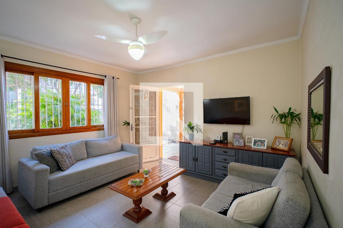 Casa, 3 quartos, 200 m² - Foto 1