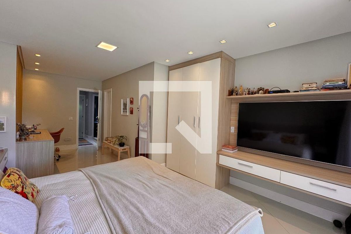 Casa, 4 quartos, 340 m² - Foto 27