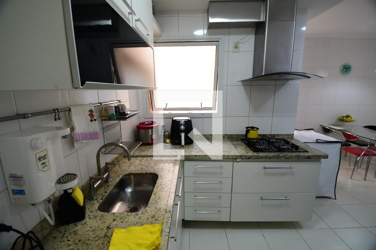 Apartamento à Venda - Lot. Alphaville Campinas, 4 Quartos,  137 m2 em , Campinas - sp | SoloBR
