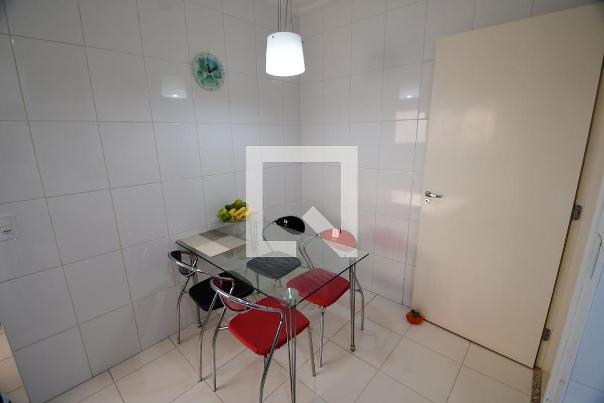 Apartamento à Venda - Lot. Alphaville Campinas, 4 Quartos,  137 m2 em , Campinas - sp | SoloBR