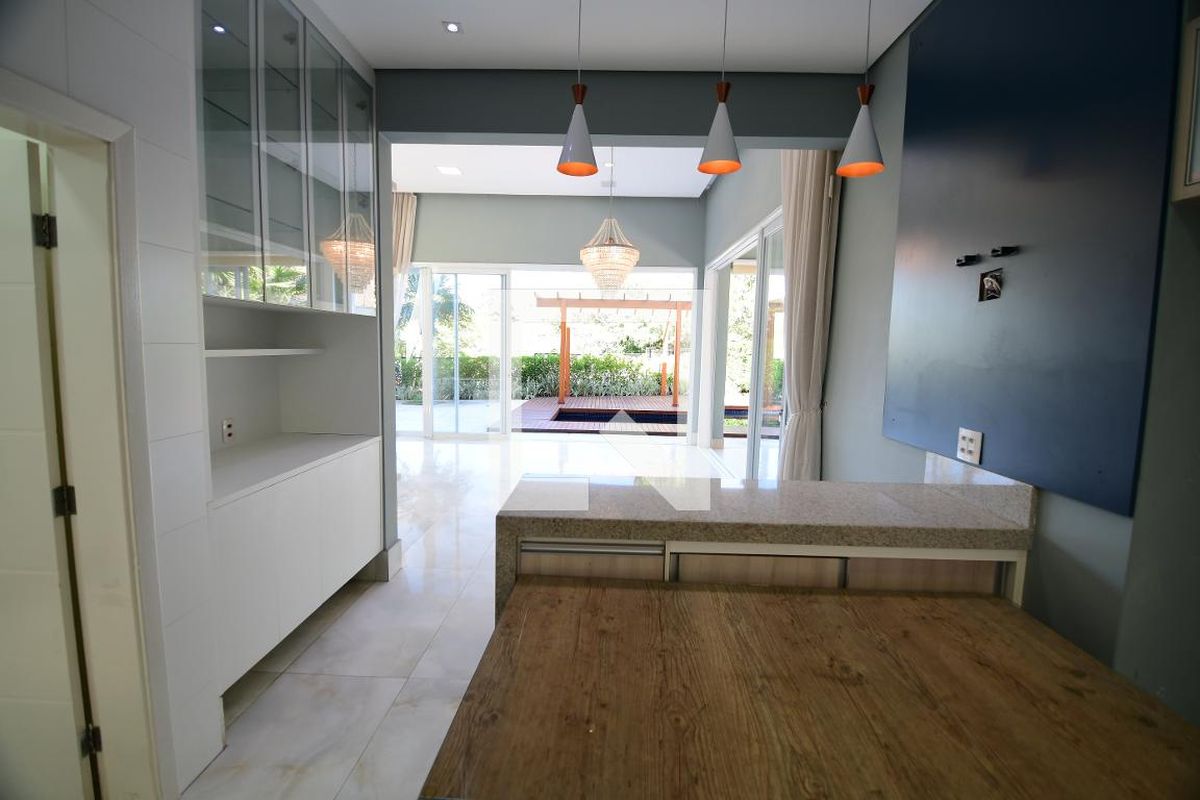 Casa à Venda - Res. Parque dos Alecrins, 3 Quartos,  310 m2 em , Campinas - sp | SoloBR