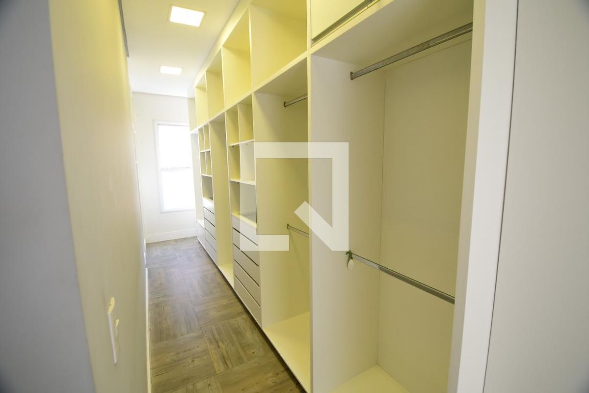 Casa à Venda - Res. Parque dos Alecrins, 3 Quartos,  310 m2 em , Campinas - sp | SoloBR