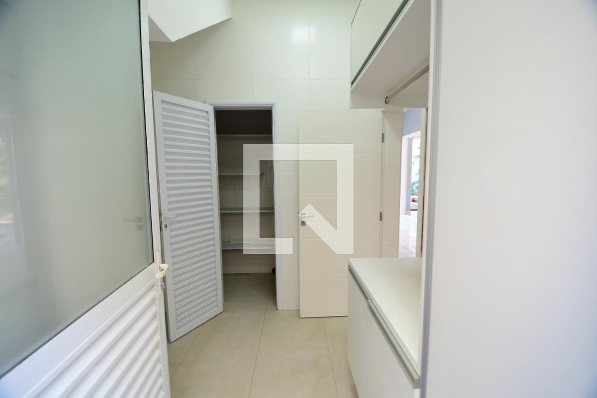 Casa à Venda - Res. Parque dos Alecrins, 3 Quartos,  310 m2 em , Campinas - sp | SoloBR