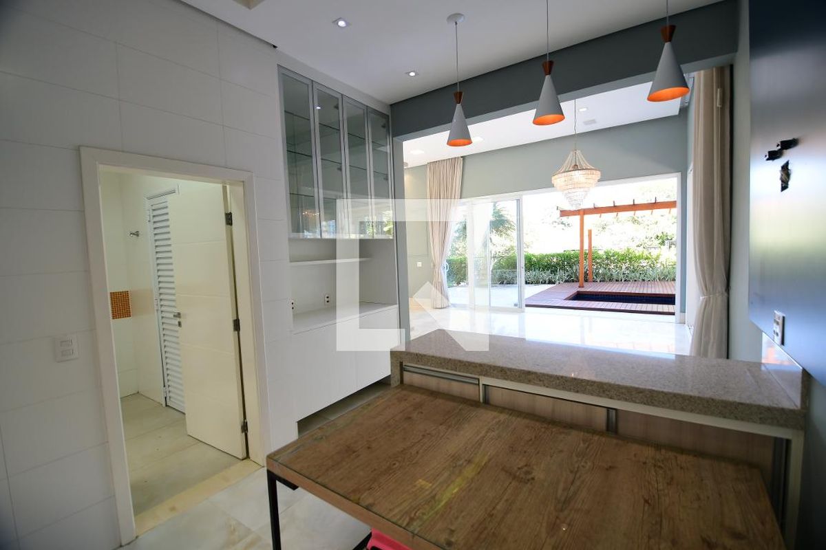 Casa à Venda - Res. Parque dos Alecrins, 3 Quartos,  310 m2 em , Campinas - sp | SoloBR