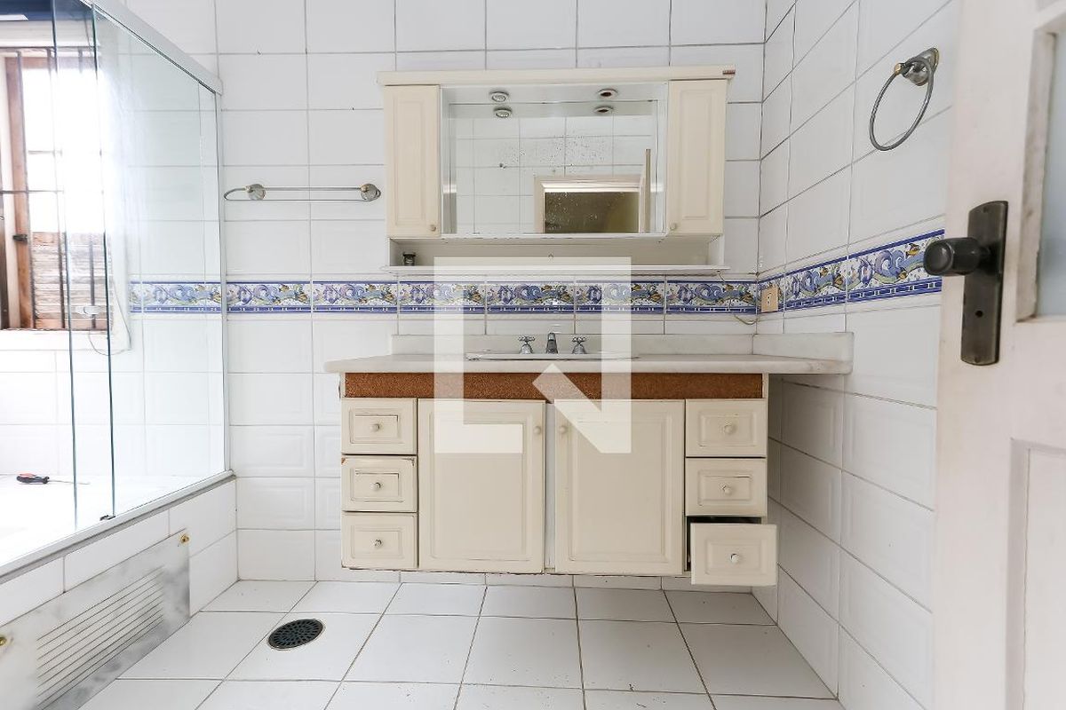 Casa, 3 quartos, 249 m² - Foto 33