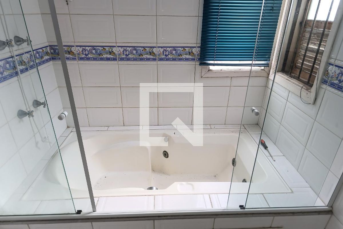 Casa, 3 quartos, 249 m² - Foto 35