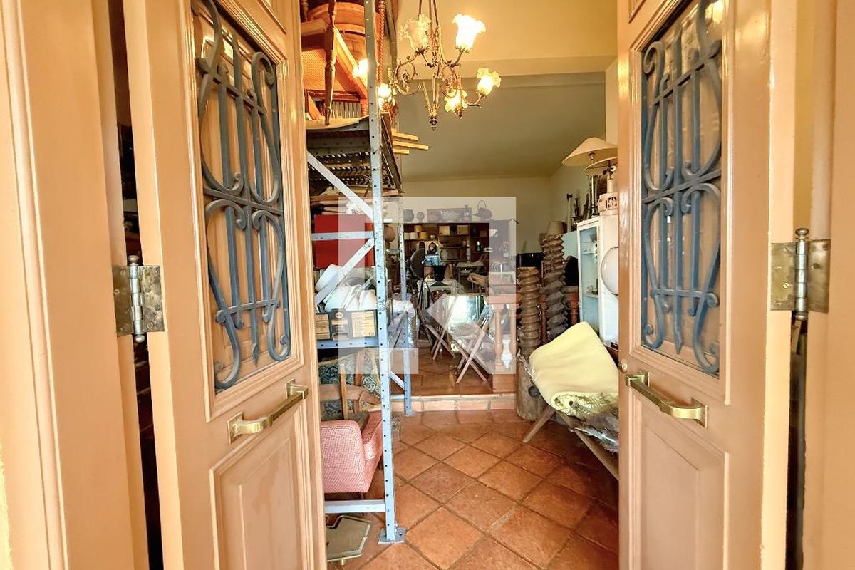 Casa à Venda - Mansões Santo Antônio, 3 Quartos,  550 m2 em , Campinas - sp | SoloBR