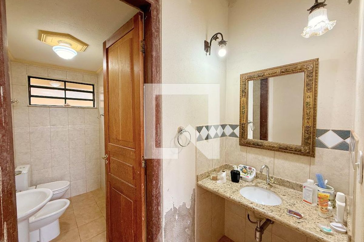 Casa à Venda - Mansões Santo Antônio, 3 Quartos,  550 m2 em , Campinas - sp | SoloBR