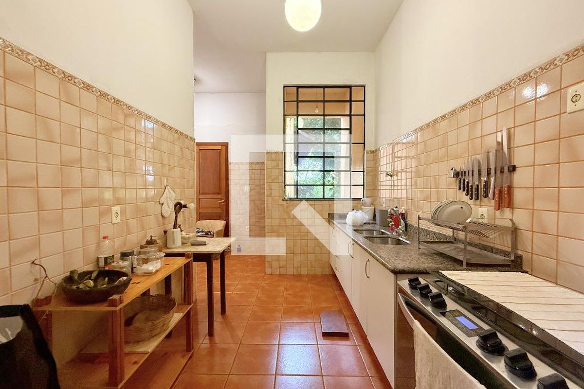 Casa à Venda - Mansões Santo Antônio, 3 Quartos,  550 m2 em , Campinas - sp | SoloBR