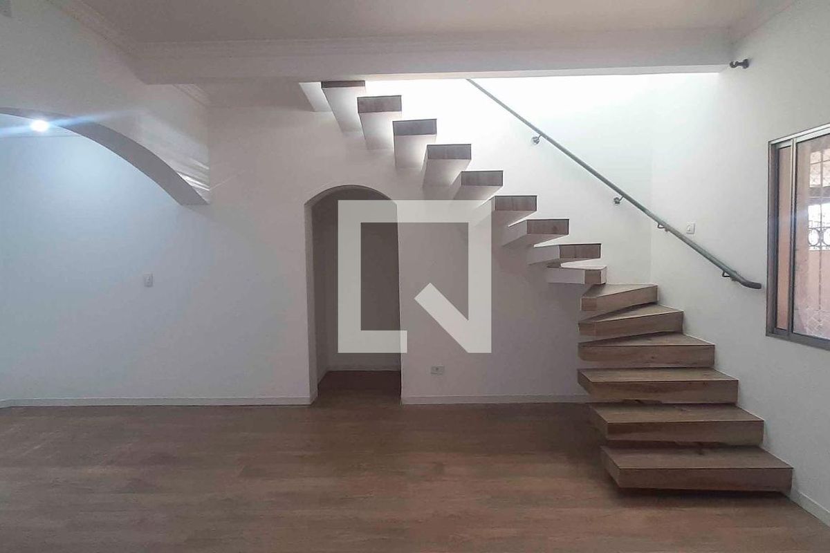 Casa, 4 quartos, 198 m² - Foto 1