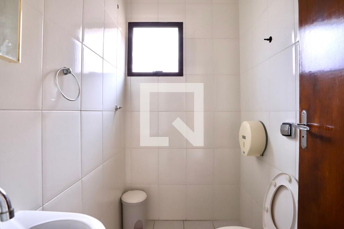 Casa, 3 quartos, 210 m² - Foto 32