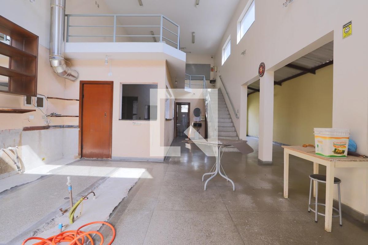 Casa, 3 quartos, 210 m² - Foto 1