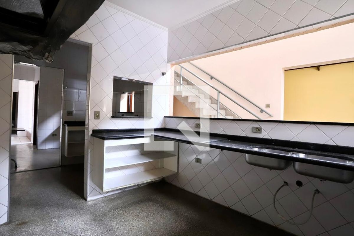 Casa, 3 quartos, 210 m² - Foto 38