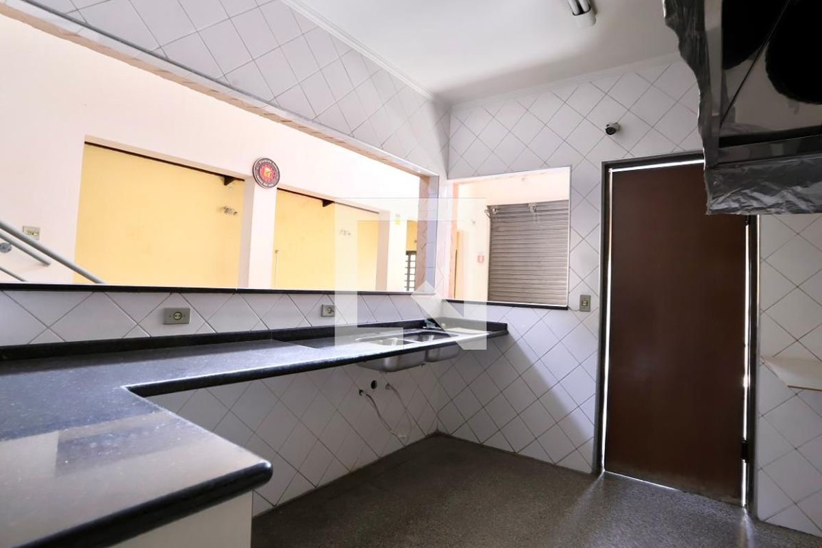 Casa, 3 quartos, 210 m² - Foto 39