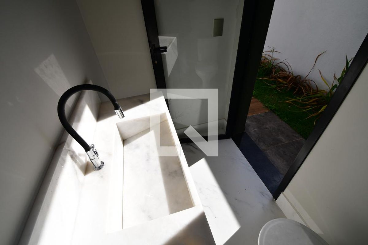 Casa à Venda - Lot. Alphaville Campinas, 3 Quartos,  423 m2 em , Campinas - sp | SoloBR