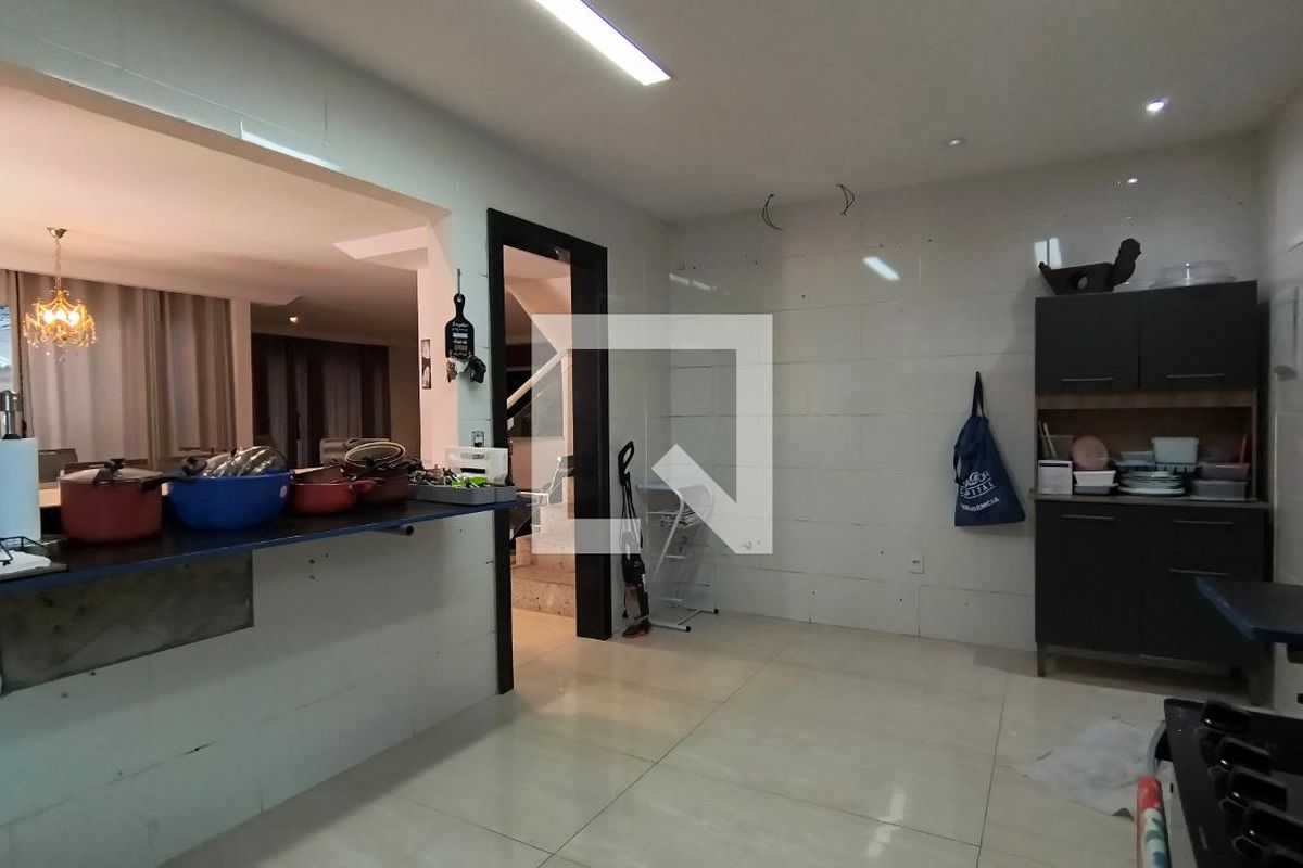 Casa, 4 quartos, 300 m² - Foto 47