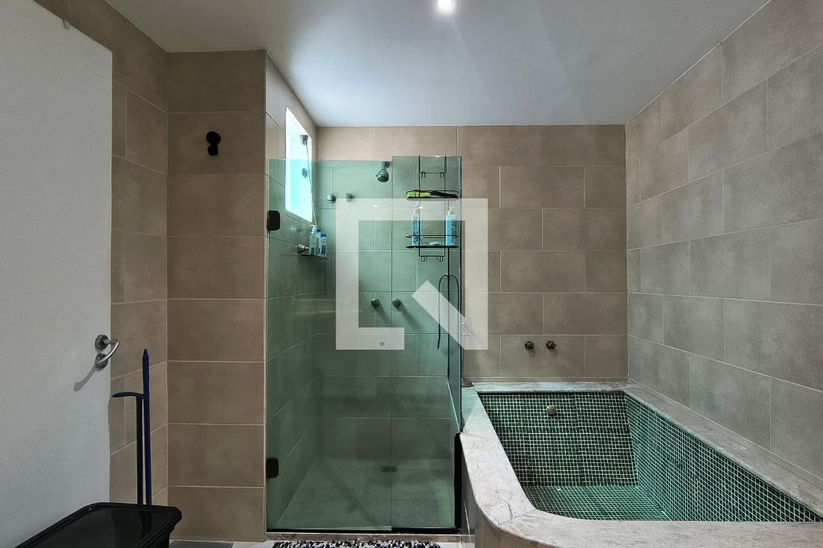 Casa, 4 quartos, 300 m² - Foto 24