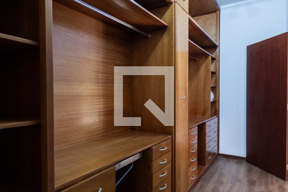 Casa à Venda - Jardim Chapadão, 4 Quartos,  330 m2 em , Campinas - sp | SoloBR