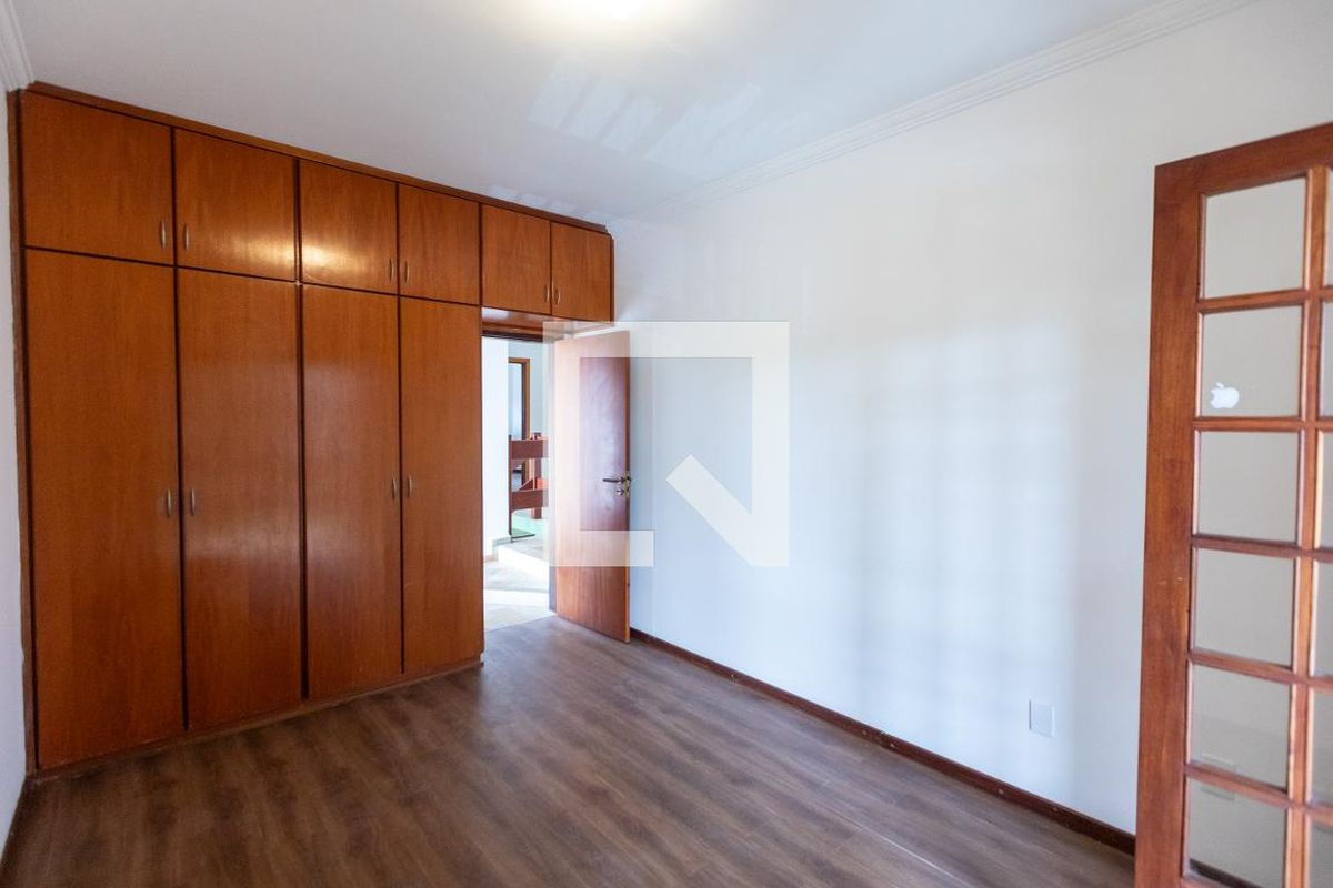 Casa à Venda - Jardim Chapadão, 4 Quartos,  330 m2 em , Campinas - sp | SoloBR