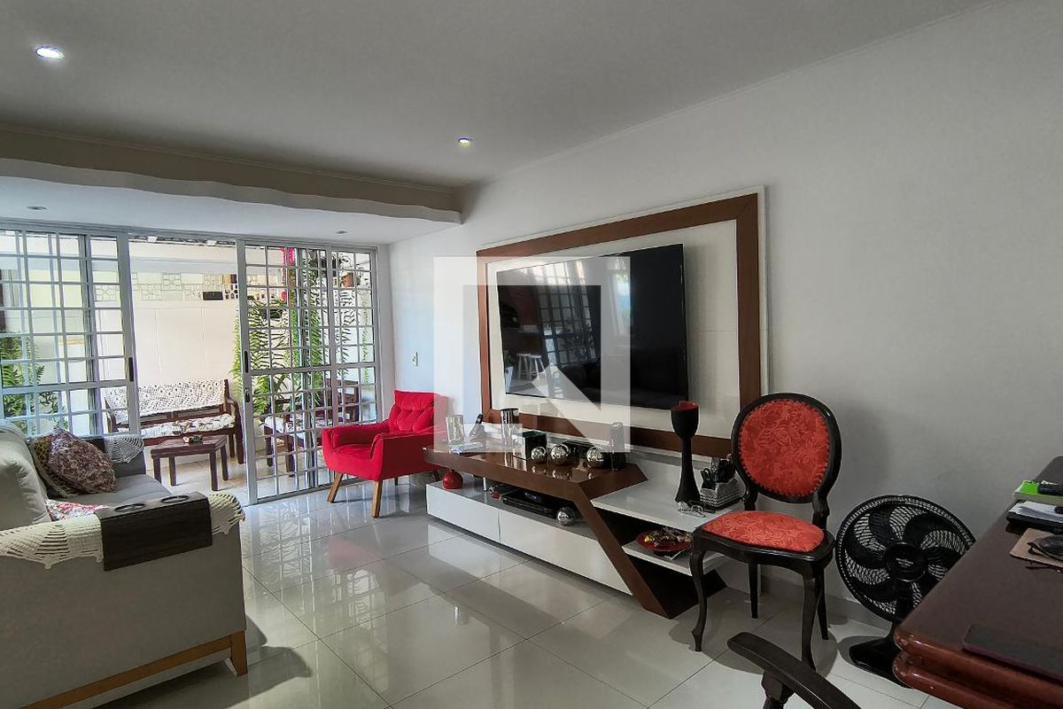 Casa, 3 quartos, 98 m² - Foto 1