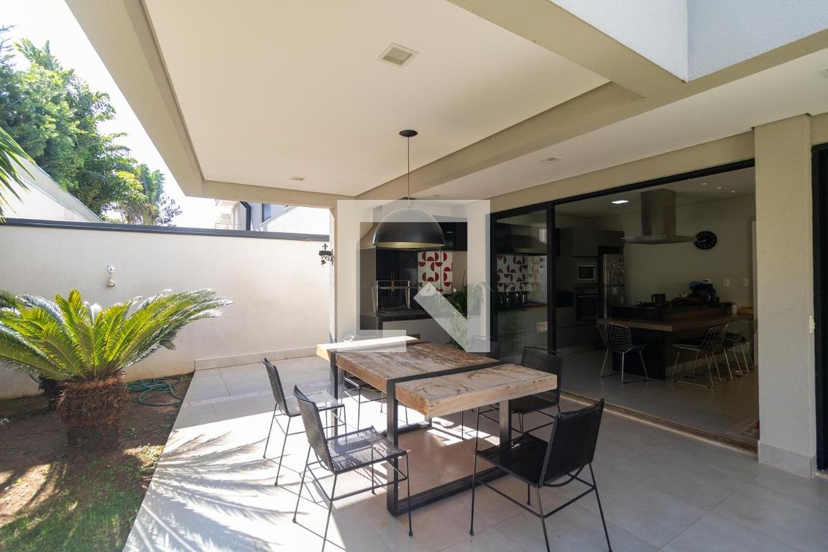 Casa à Venda - Res. Parque dos Alecrins, 4 Quartos,  280 m2 em , Campinas - sp | SoloBR