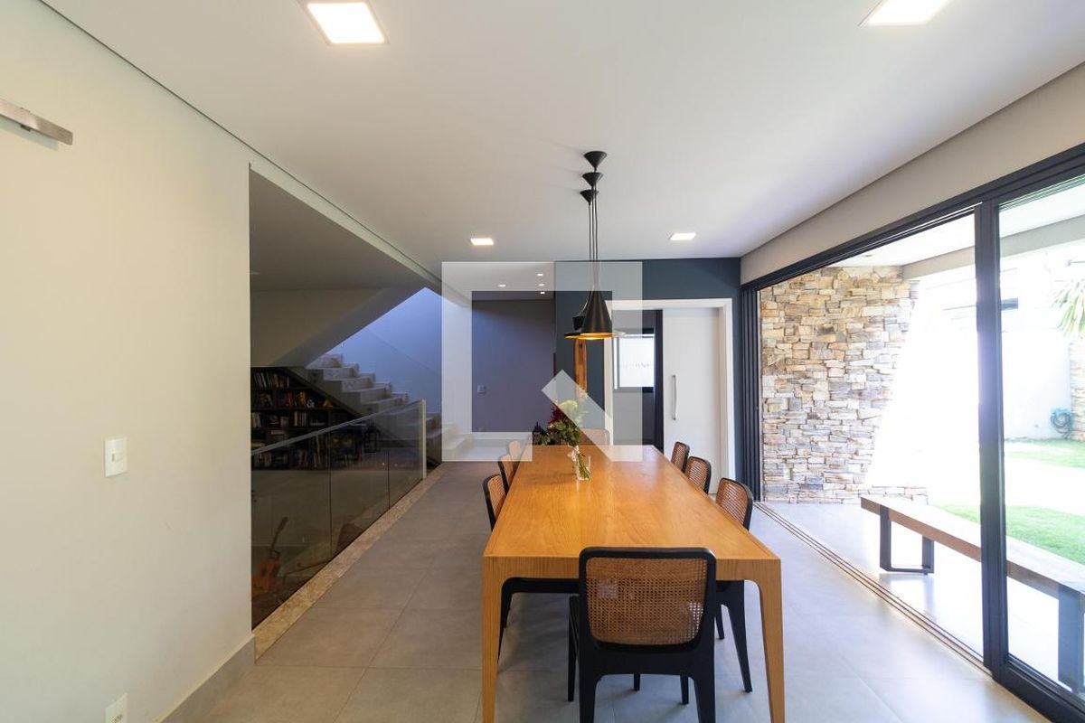 Casa à Venda - Res. Parque dos Alecrins, 4 Quartos,  280 m2 em , Campinas - sp | SoloBR