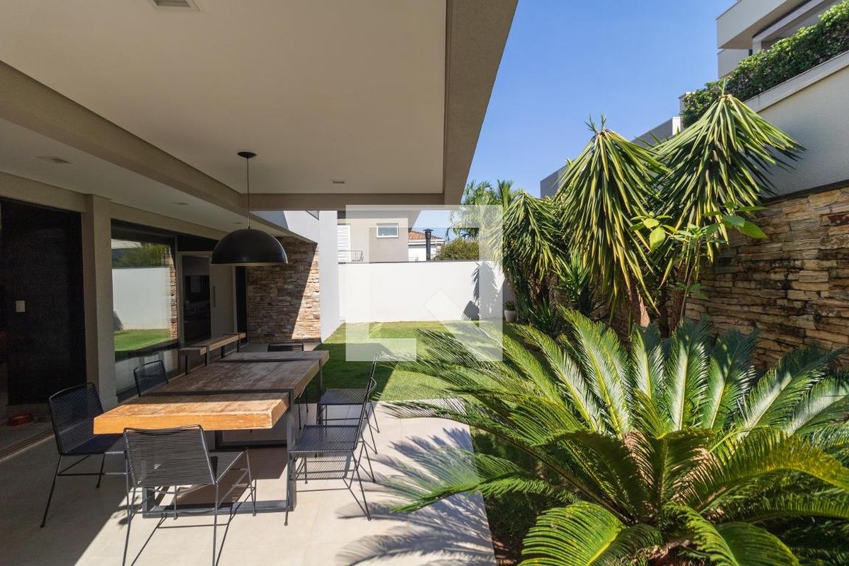 Casa à Venda - Res. Parque dos Alecrins, 4 Quartos,  280 m2 em , Campinas - sp | SoloBR