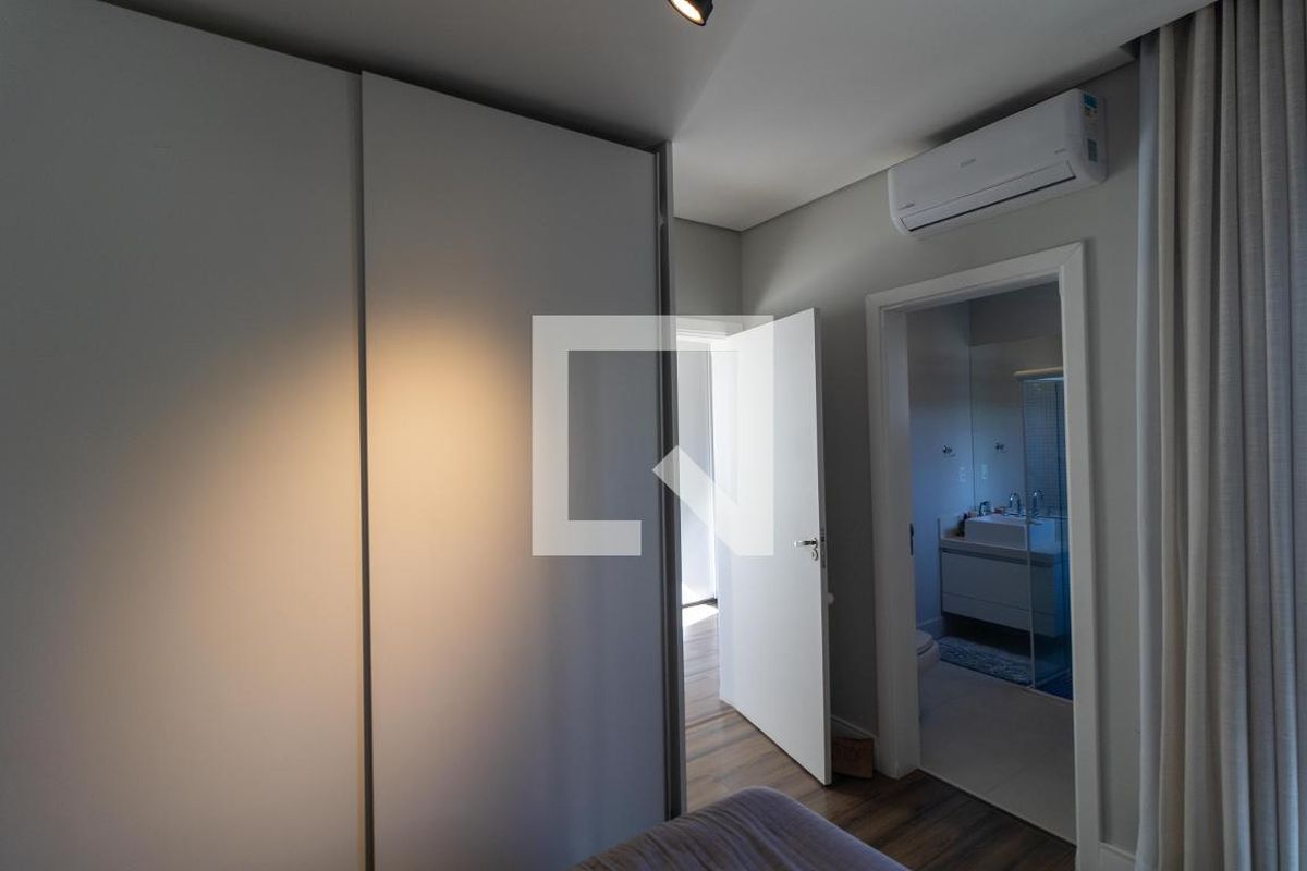 Casa à Venda - Res. Parque dos Alecrins, 4 Quartos,  280 m2 em , Campinas - sp | SoloBR