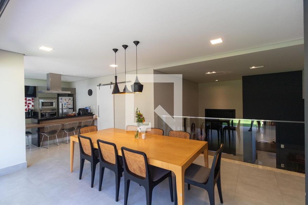 Casa à Venda - Res. Parque dos Alecrins, 4 Quartos,  280 m2 em , Campinas - sp | SoloBR
